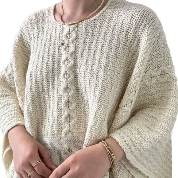 Connemara Knitwear White Merino Wool Celtic Irish Fisherman Cape Poncho - Picture 7 of 9